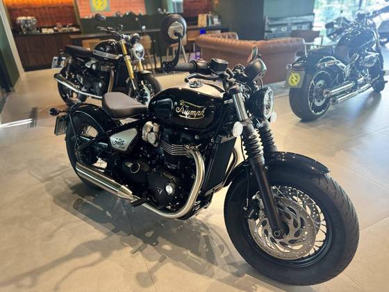 TRIUMPH BONNEVILLE BOBBER 1200 